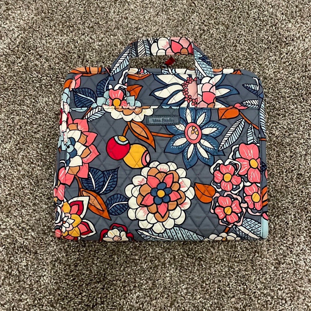 Hanging Travel Organizer